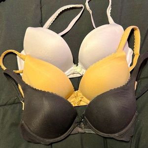 Victoria’s Secret Body by Victoria Pushup Bras 32C